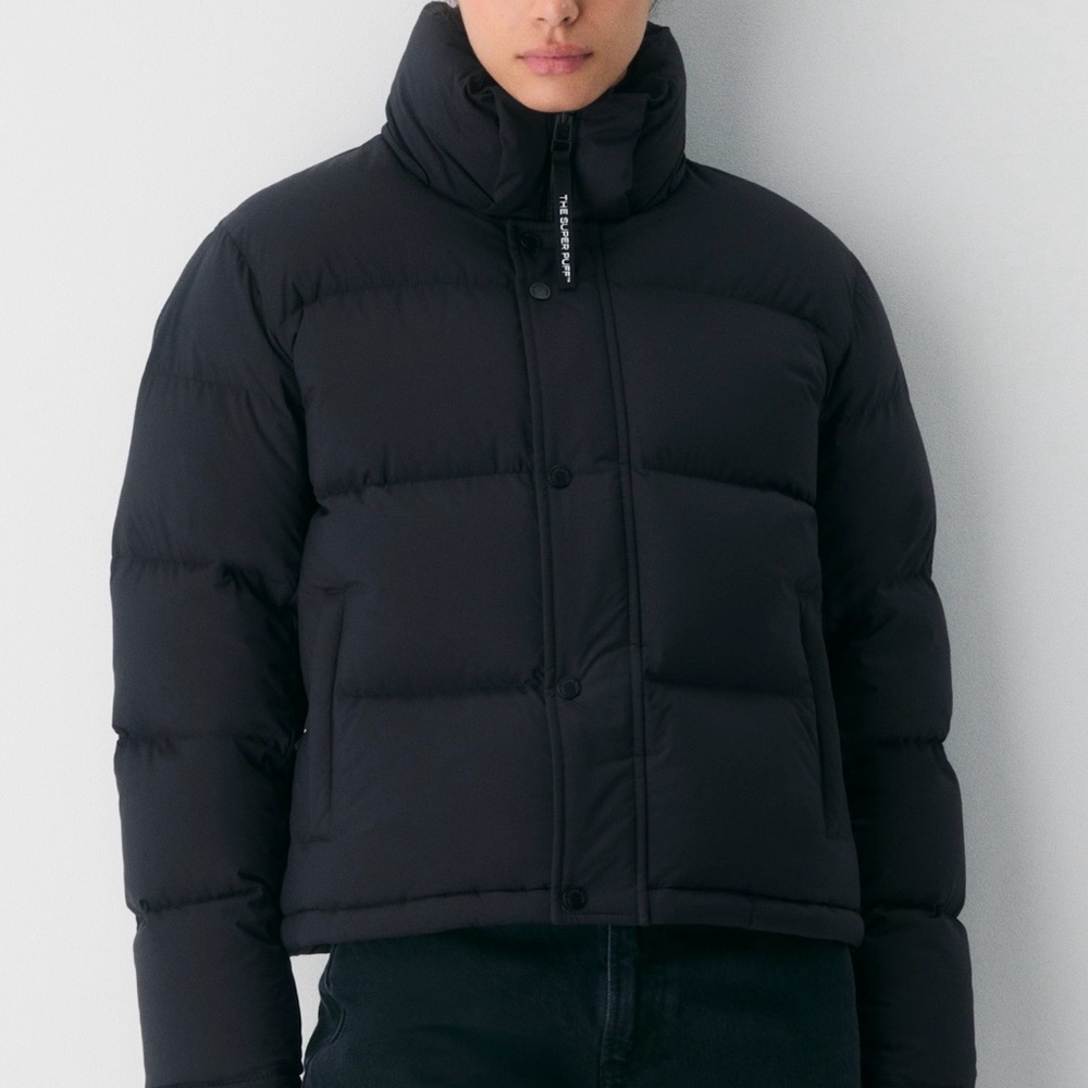 Aritzia - The Super Puff Shorty - cliMATTE